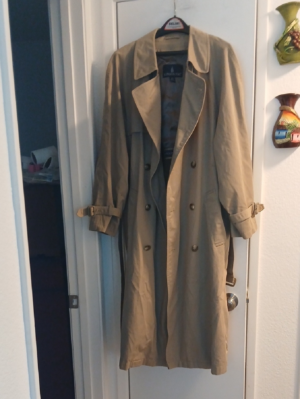 London Fog Men's Tan Double-Breasted Trench Coat 40 Regular Belted